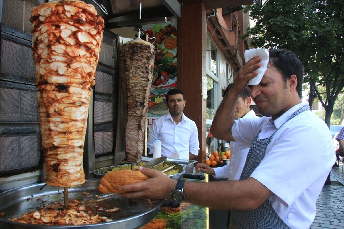 Sıcaklar Dönercilere Zor Anlar Yaşatıyor