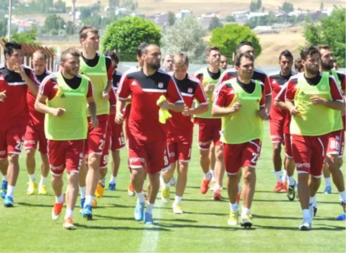 Sivasspor, Yeni Sezon Hazırlıklarını Sürdürüyor