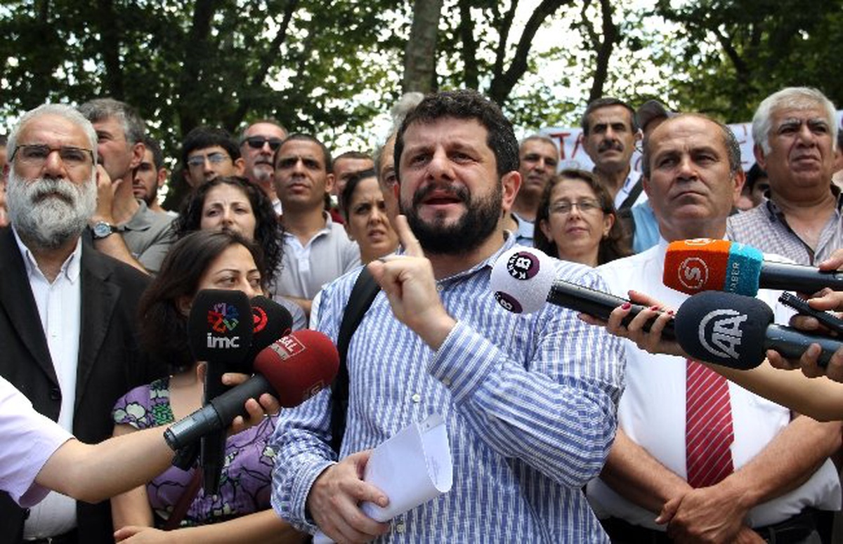 Taksim Dayanışması Üyeleri Gezi Parkı\'nda