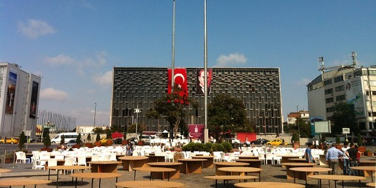 Taksim Meydanında İlk İftar