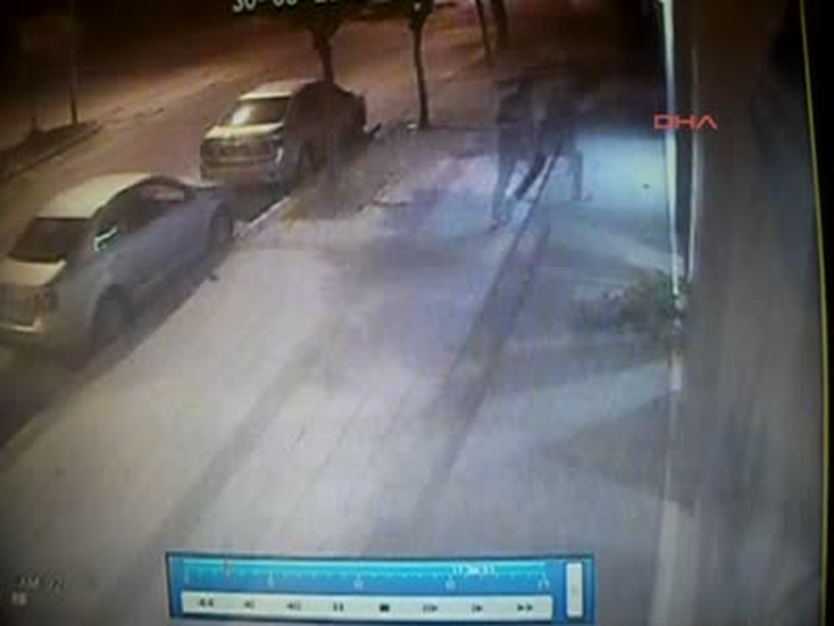 Taşla Kapısını Kırdığı Bankayı Soymak İsteyen Şüpheli Tutuklandı