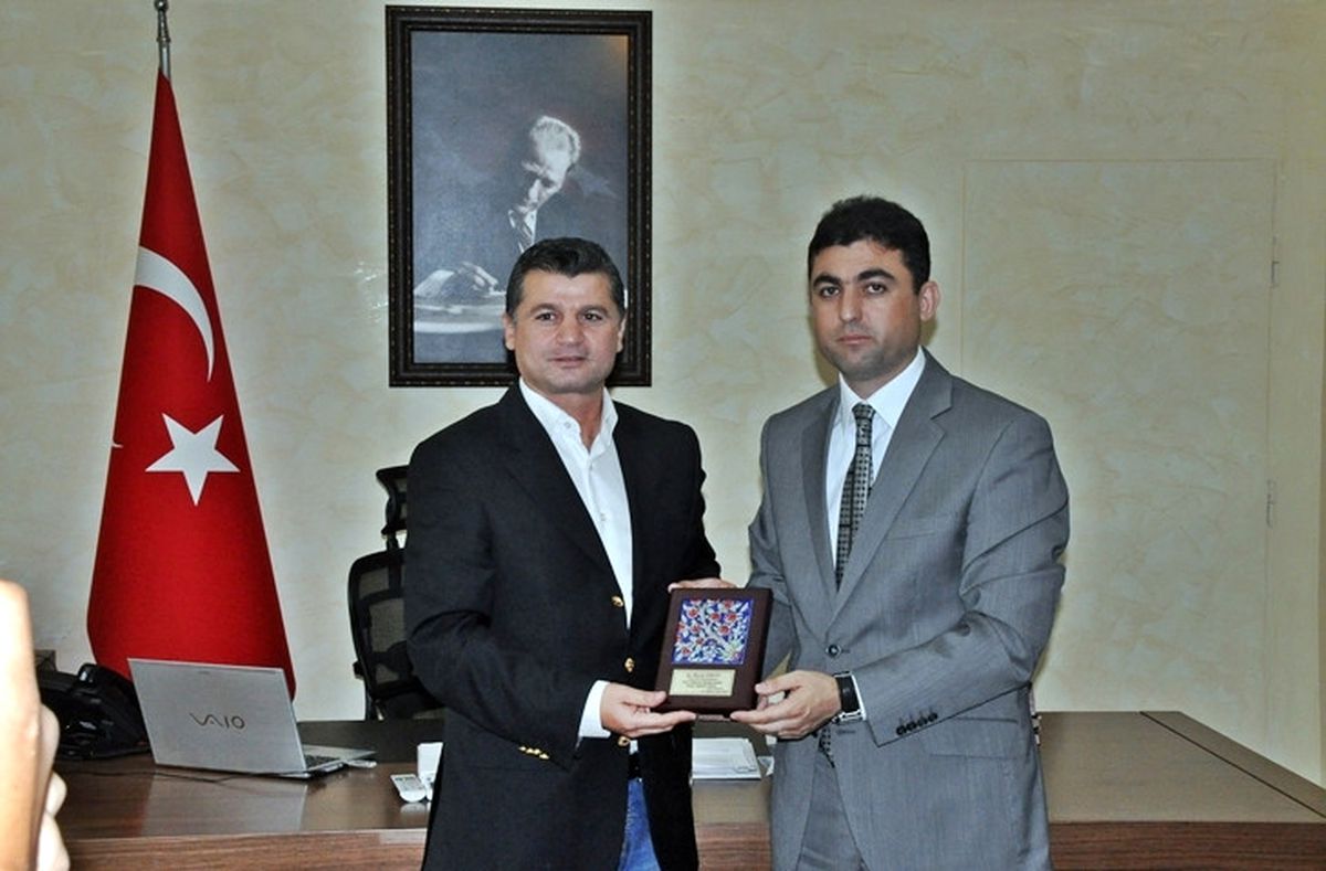 TFF\'den,Kaymakam Girgin\'e Teşekkür Plaketi