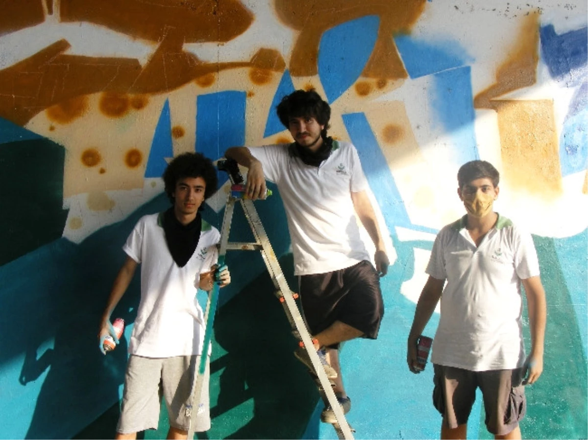 Torbalı\'da Graffiti Sanatıyla Köprüler Süsleniyor