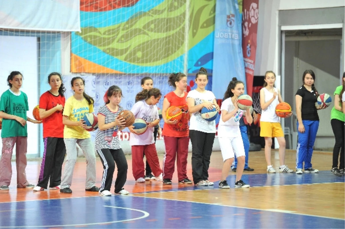 Trabzon\'da 5 Bin Kişiye Spor Kursu Veriliyor