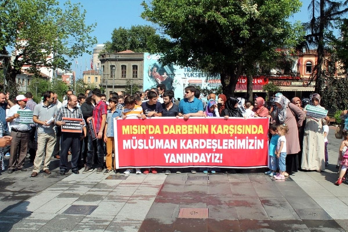 Trabzon\'da Mursi\'ye Destek Eylemleri Sürüyor