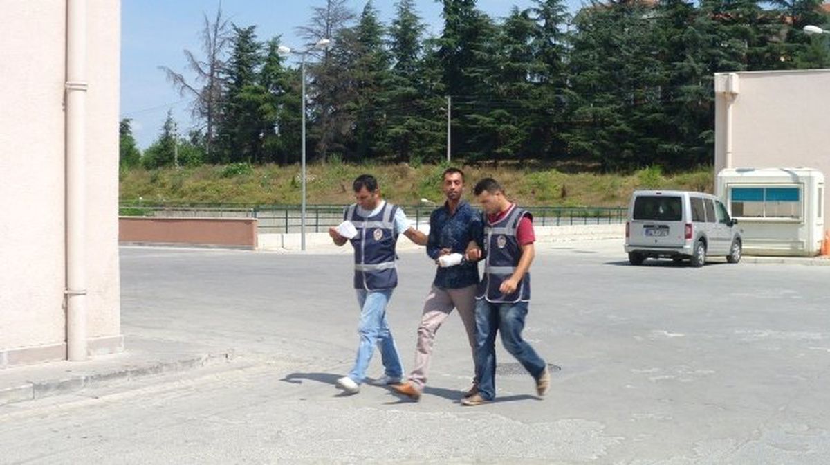 Uyuşturucu Tacirinin Evine Şok Baskın
