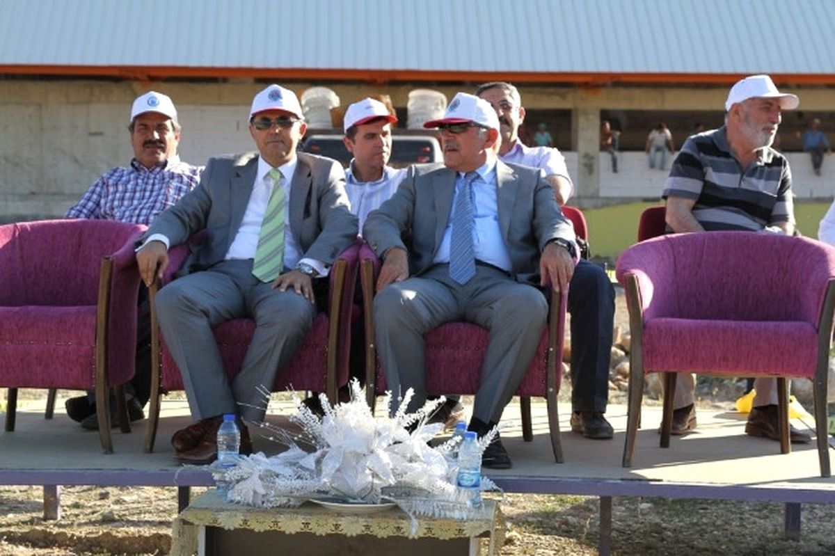 Vali İpek, Bayburt Üniversitesi\'nin Cirit Gösterisini İzledi