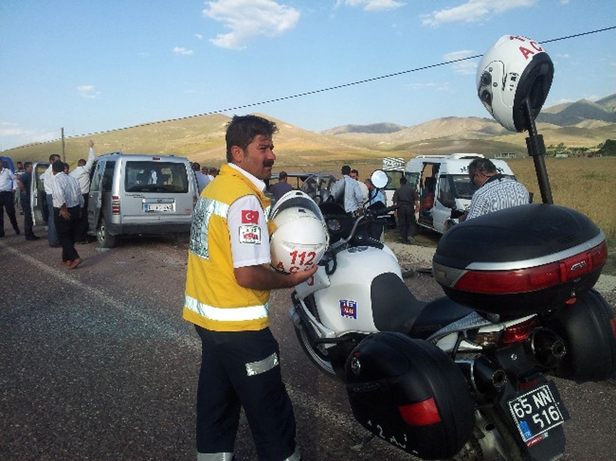Van\'da İftar Öncesi Trafik Kazası: 6 Yaralı