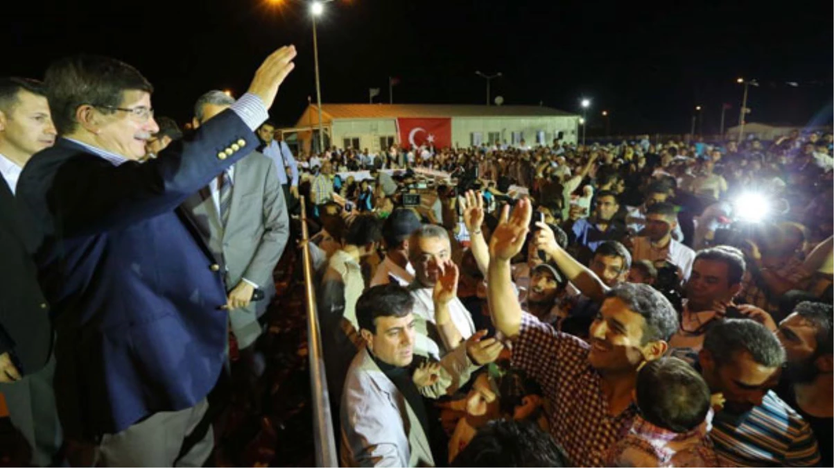 Davutoğlu Arapça Slogan Attı