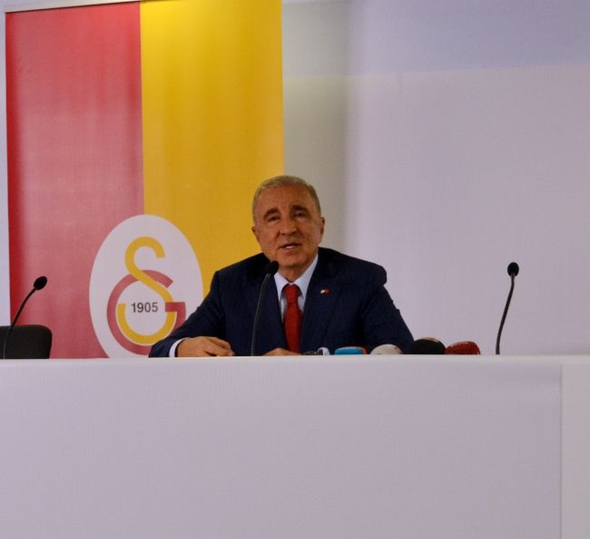 Aysal\'dan Tff\'ye İstifa Çağrısı