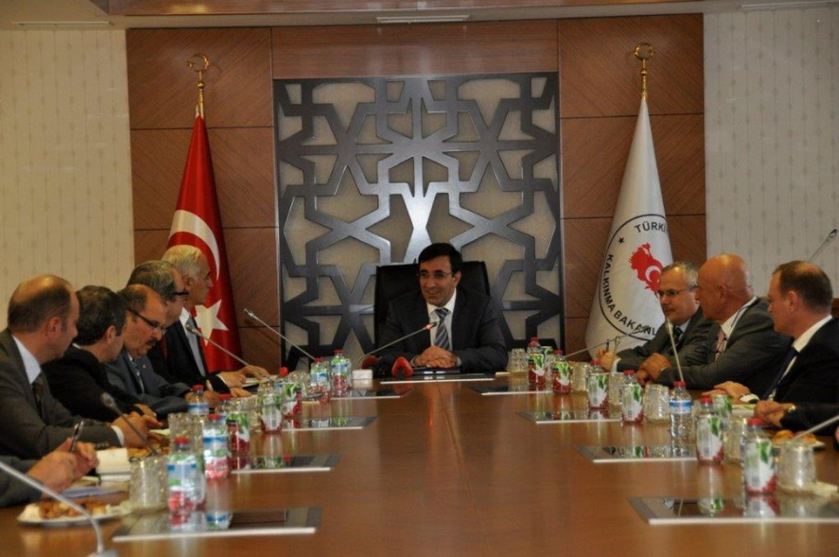 Bakan Yılmaz, MÜSİAD Başkanı\'nı ve Yönetim Kurulu Üyelerini Kabul Etti