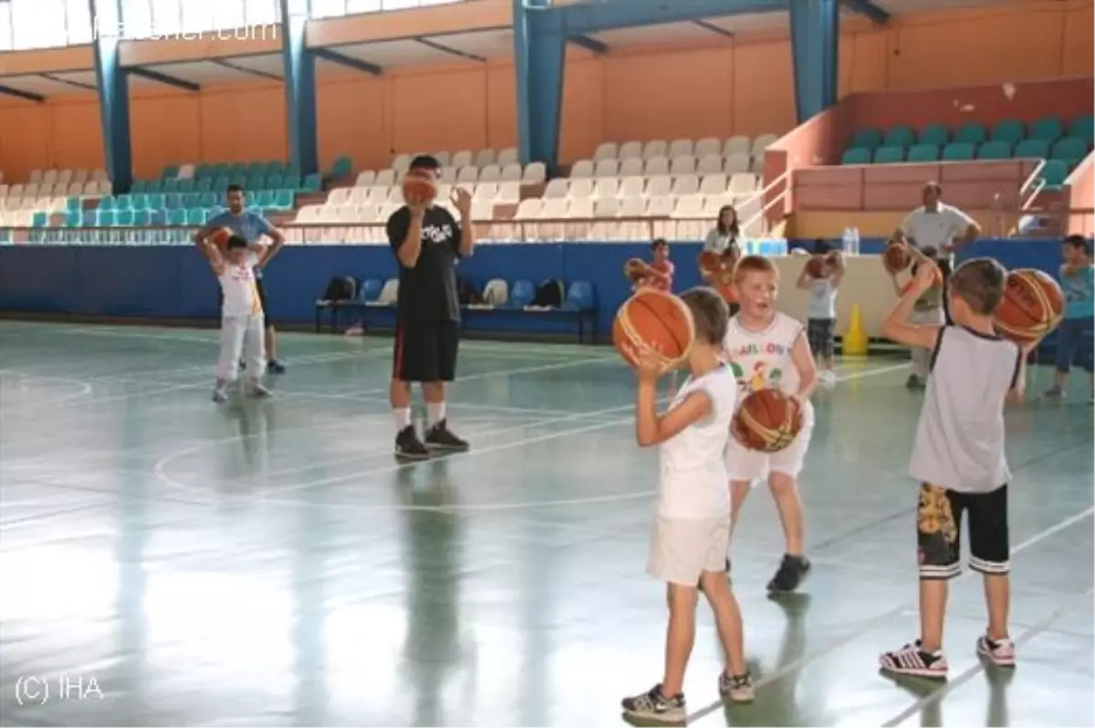 Basketbol Kursuna Yoğun İlgi