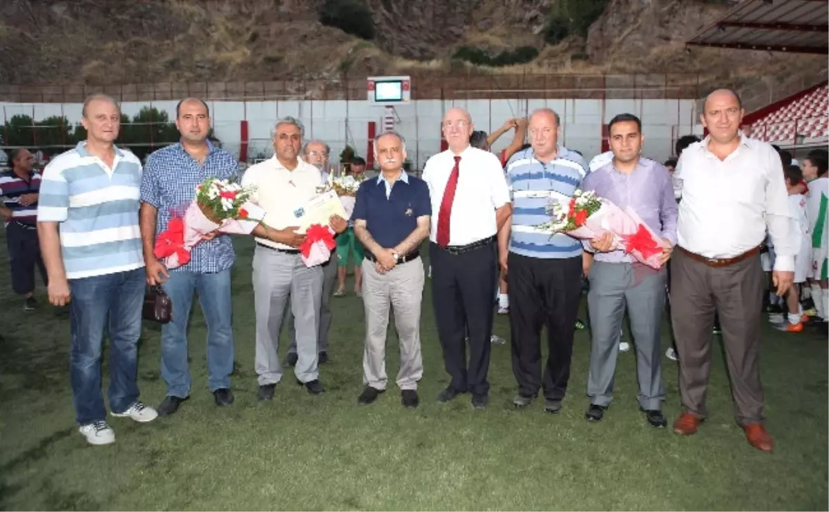 Şeref Karayalçın Futbol Turnuvası Sona Erdi