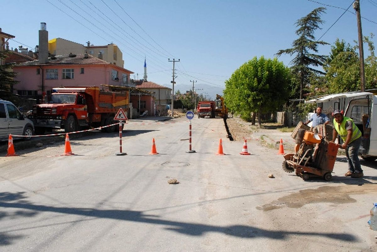 Bolvadin\'de Doğalgaz Hattı Döşeme Çalışmaları