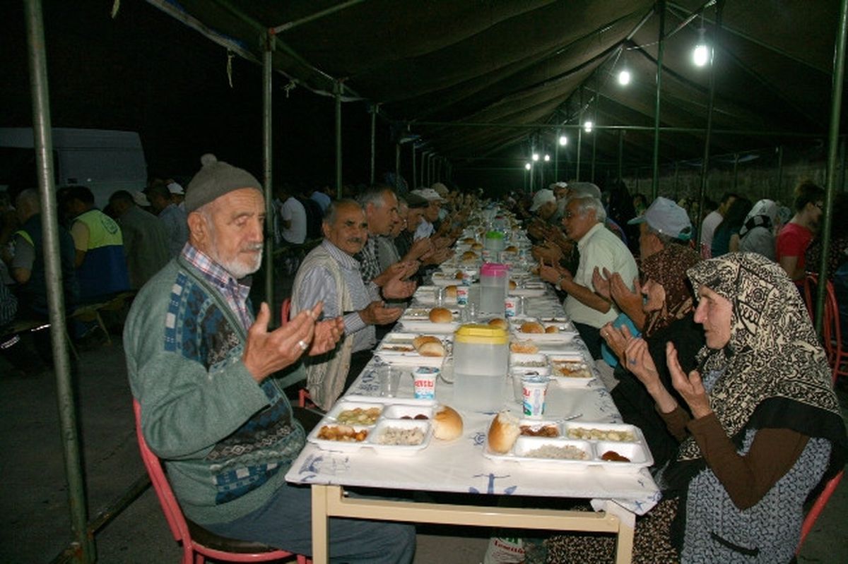 Bozüyük\'te Ortak İftar Coşkusu