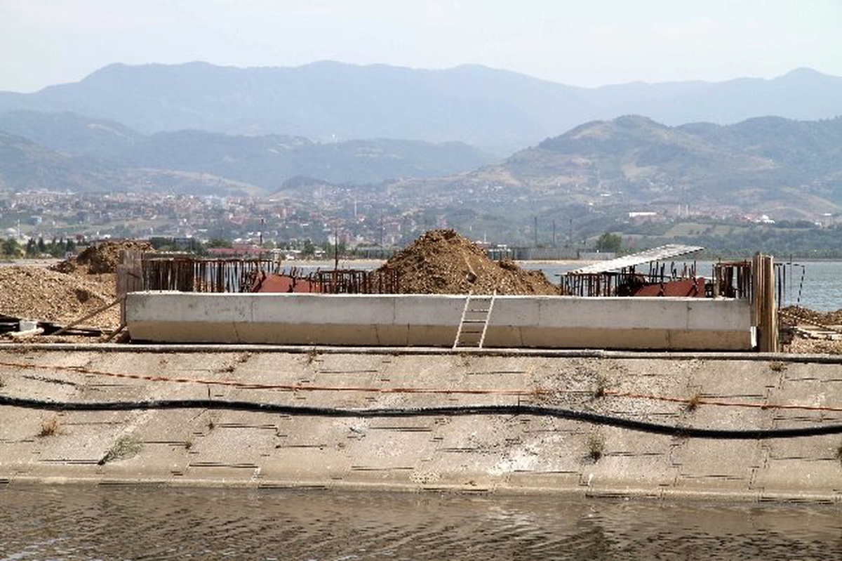 Büyükşehir Sarı Dere Üzerine Yaya Köprüsü İnşa Ediyor