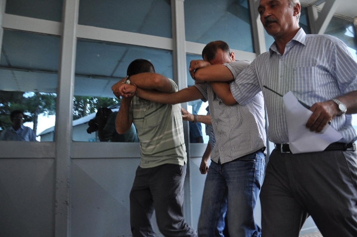 Dolmuşlarda Yankesicilik Yapan 2 Kişi Tutuklandı
