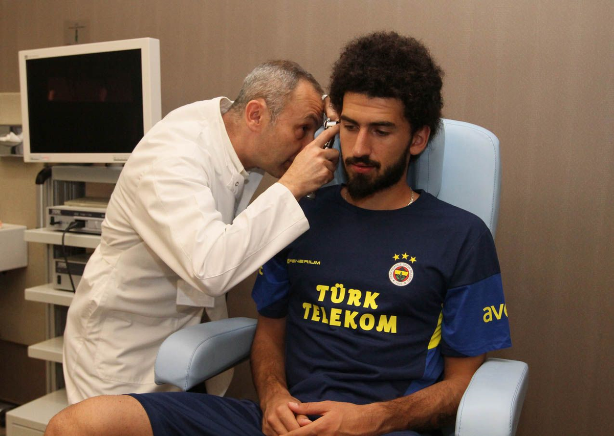 Fenerbahçe\'de Sağlık Kontrolleri Sürüyor
