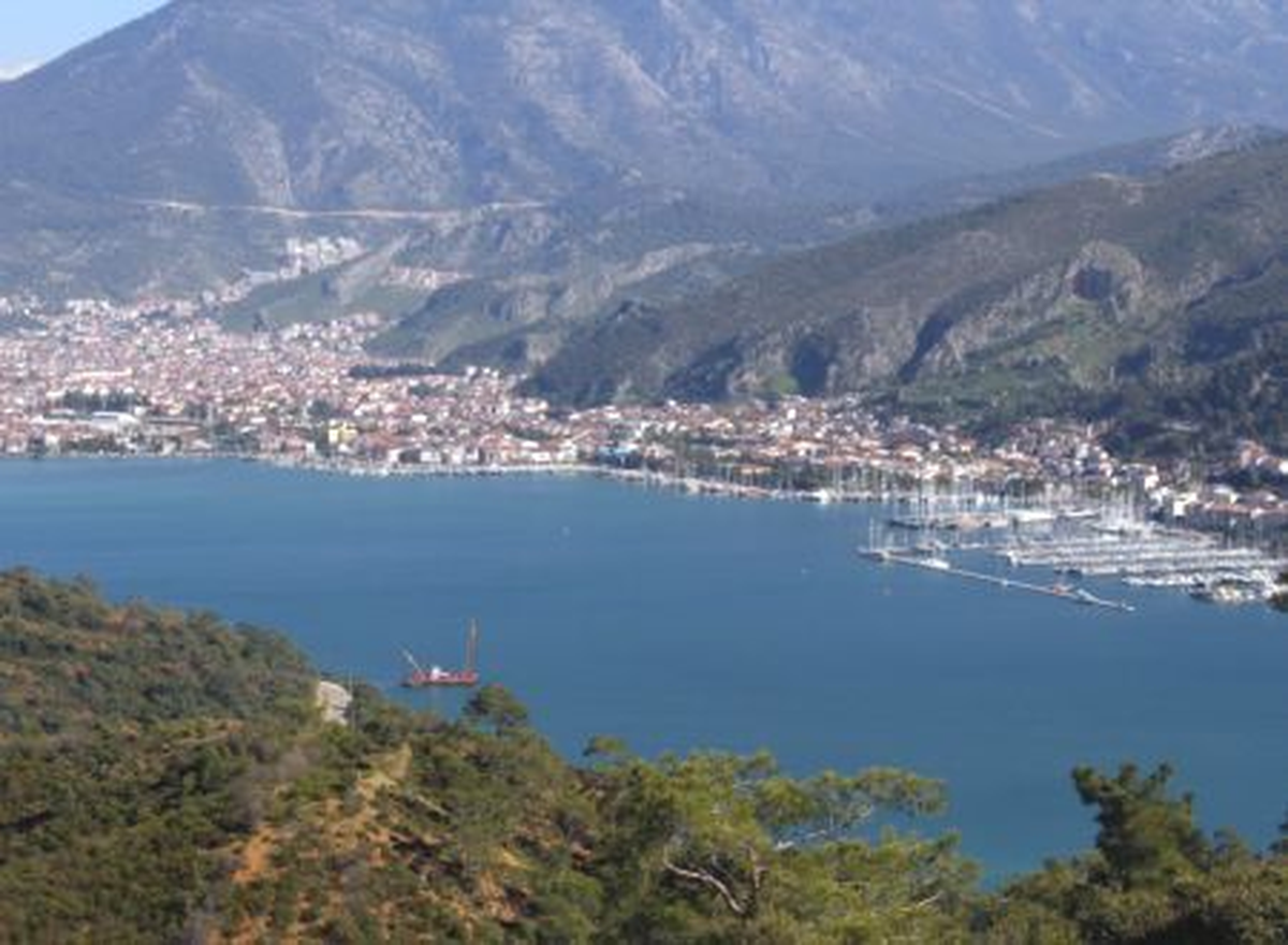Fethiye\'de Batan Geminin Yakıtı Boşaltıldı