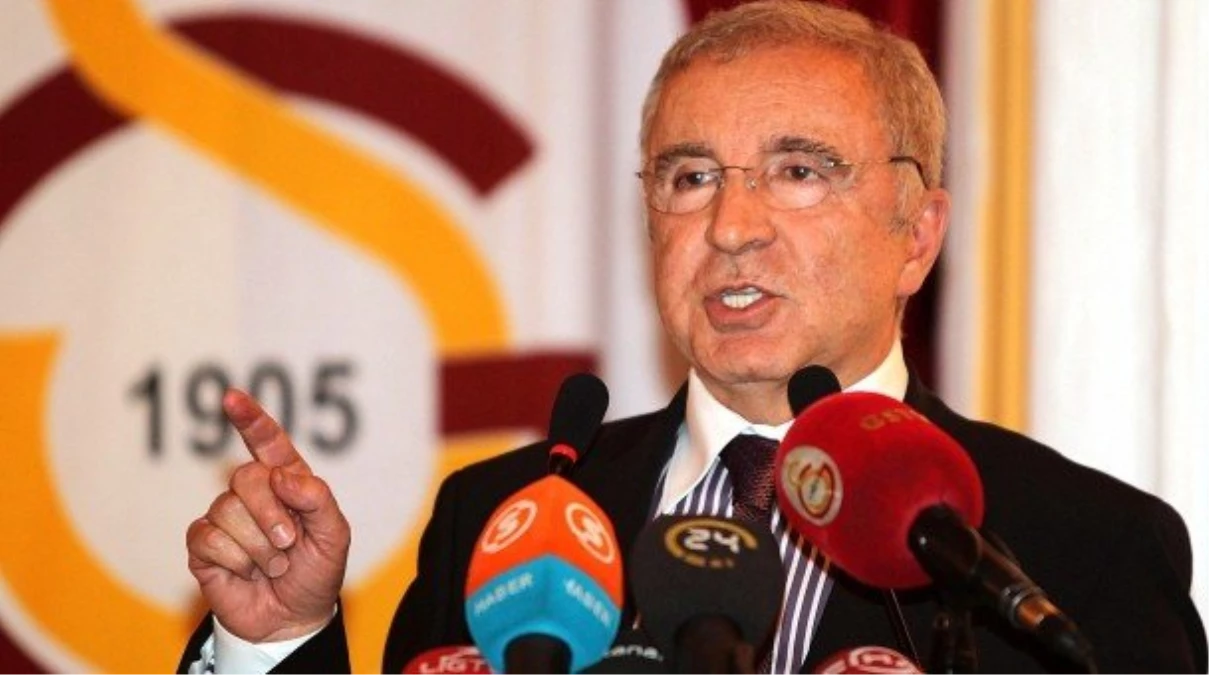 Galatasaray Divan Kurulu\'nda Başkan Ünal Aysal Soruları Cevapladı