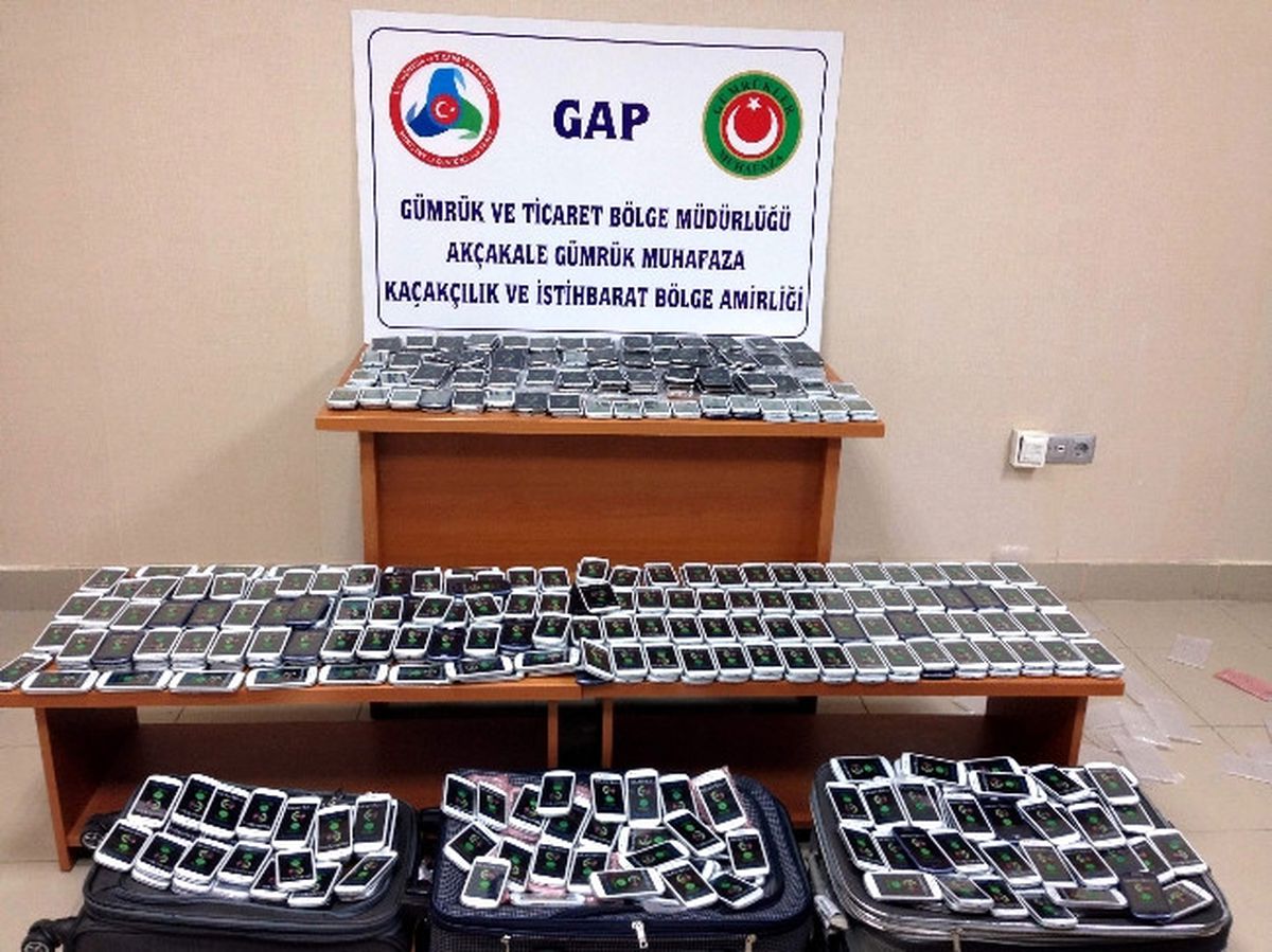 Gap Havalimanı\'nda Kaçak Telefon Operasyonu
