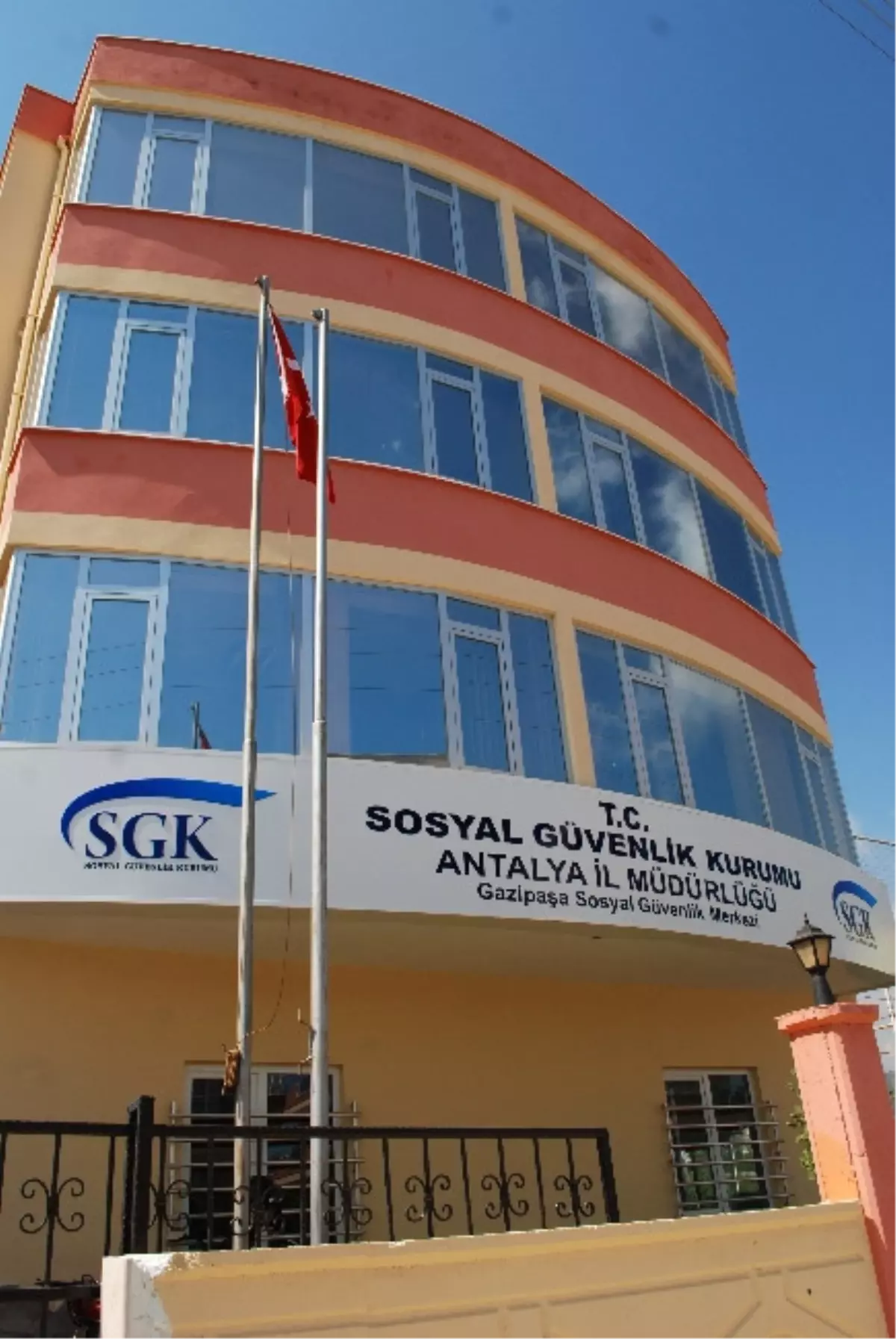 Gazipaşa Sgk Hizmete Açıldı