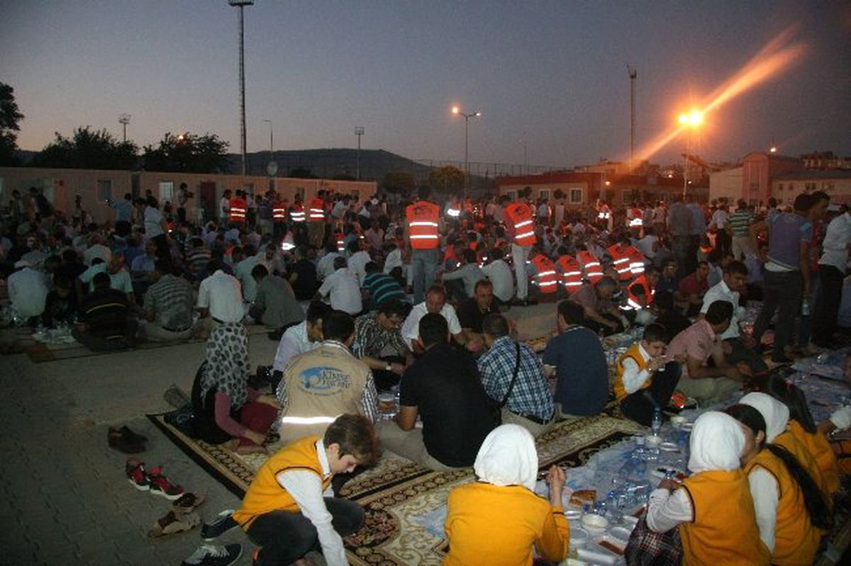 İşadamları Suriyelilere Yardım İçin Geldi