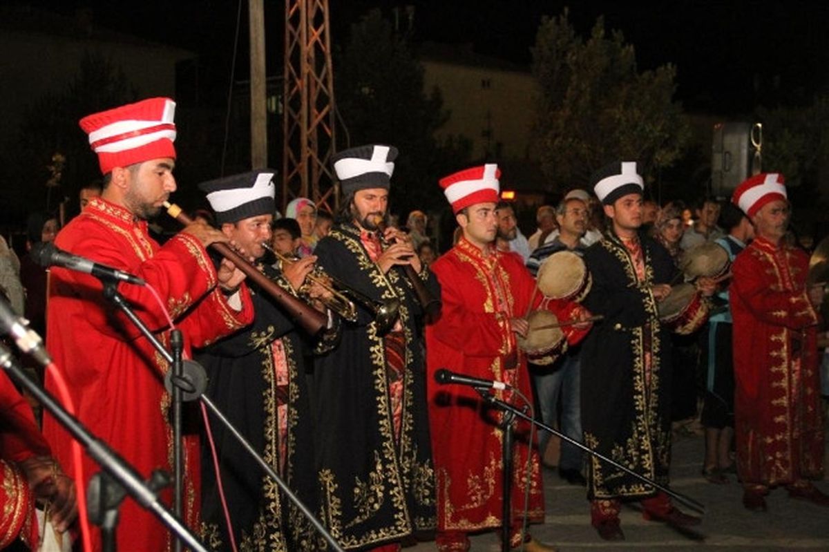 Her Akşam Bir Mahallede Ramazan Eğlencesi