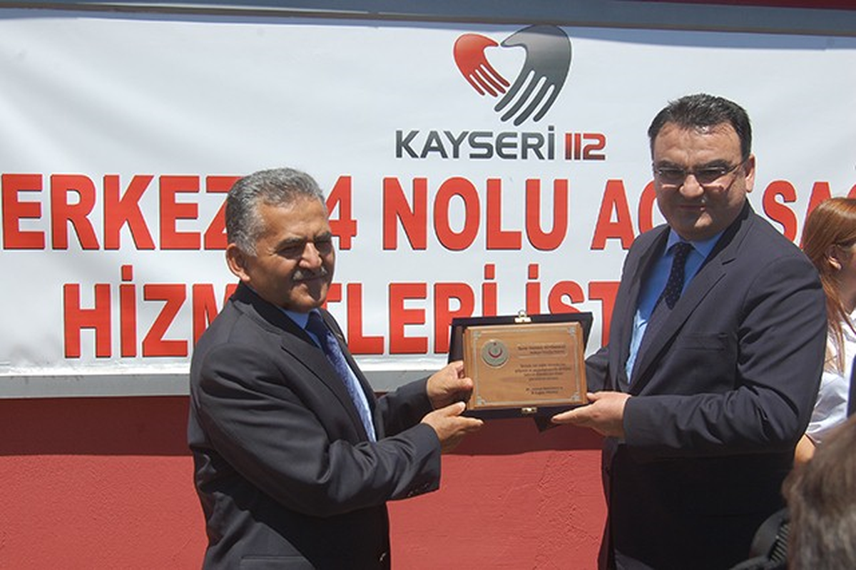 İl Sağlık Müdürlüğü\'nden Büyükkılıç\'a Plaket