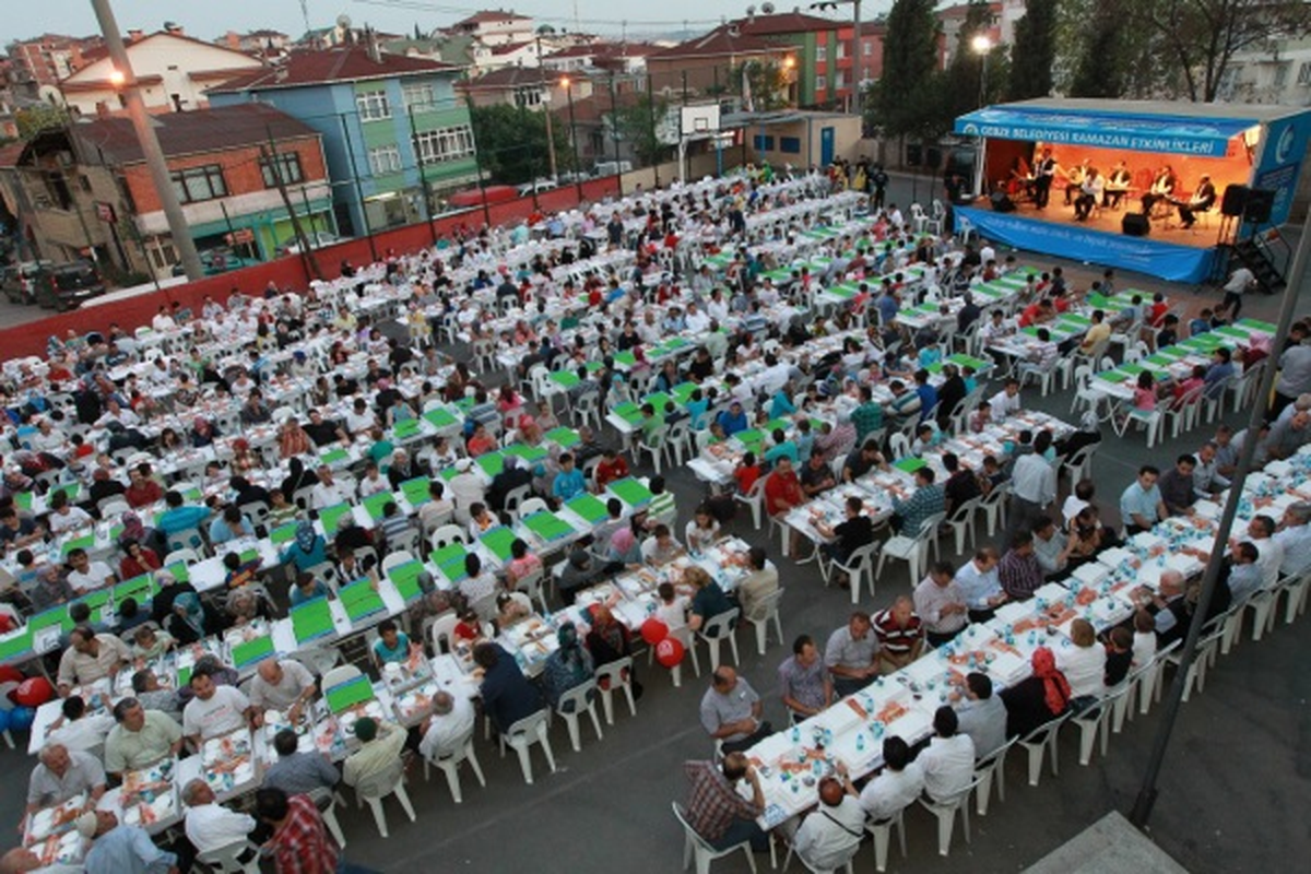 İlk Ramazan Sofrası Beylikbağı\'nda Kuruldu