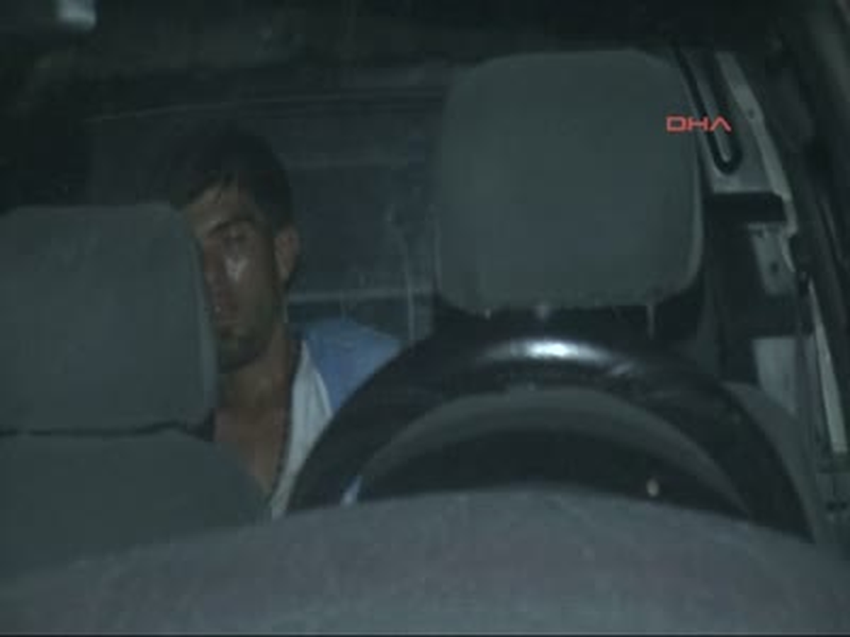 Kuyumcuya Girdi, Çaldığı Laptopla Yakalandı
