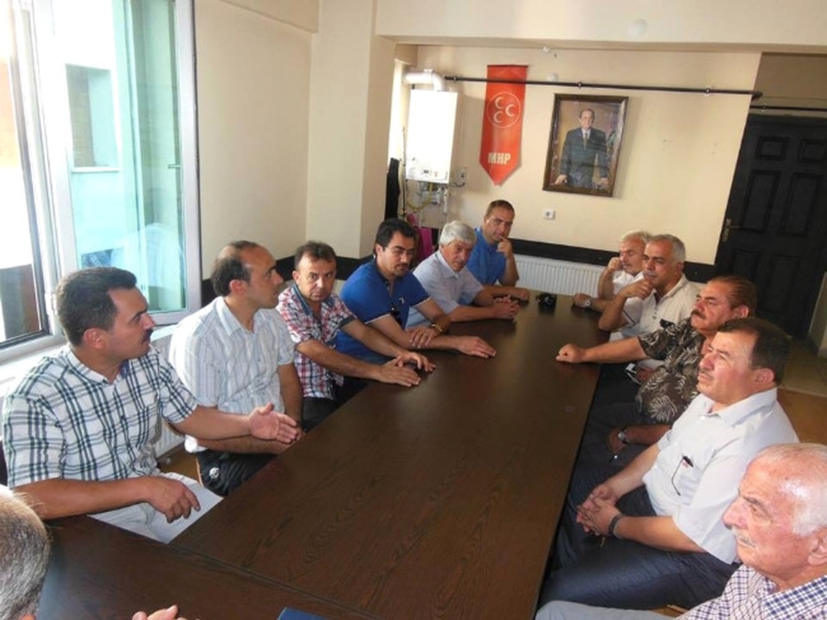 Kerkük Türkmenlerinden MHP\'ye Ziyaret
