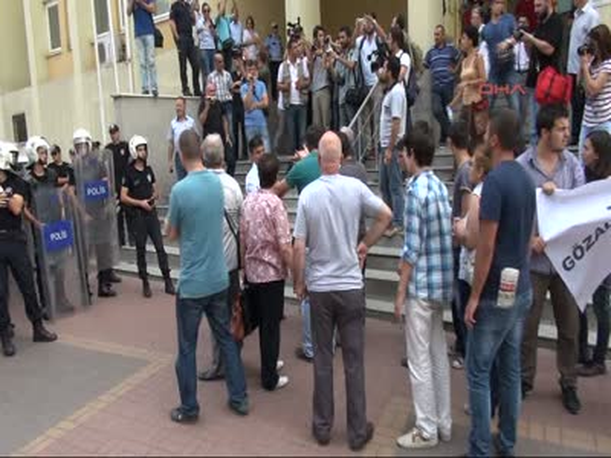 Gezi Eylemcilerine Ailelerinden Destek