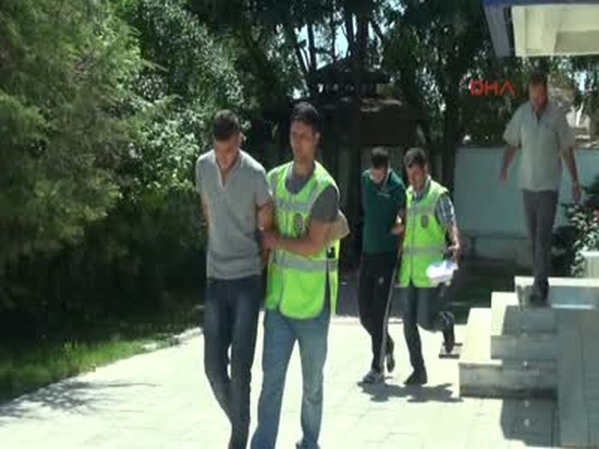 Konya Çaldıkları Bilezikler İmitasyon Çıkınca Yakalandılar