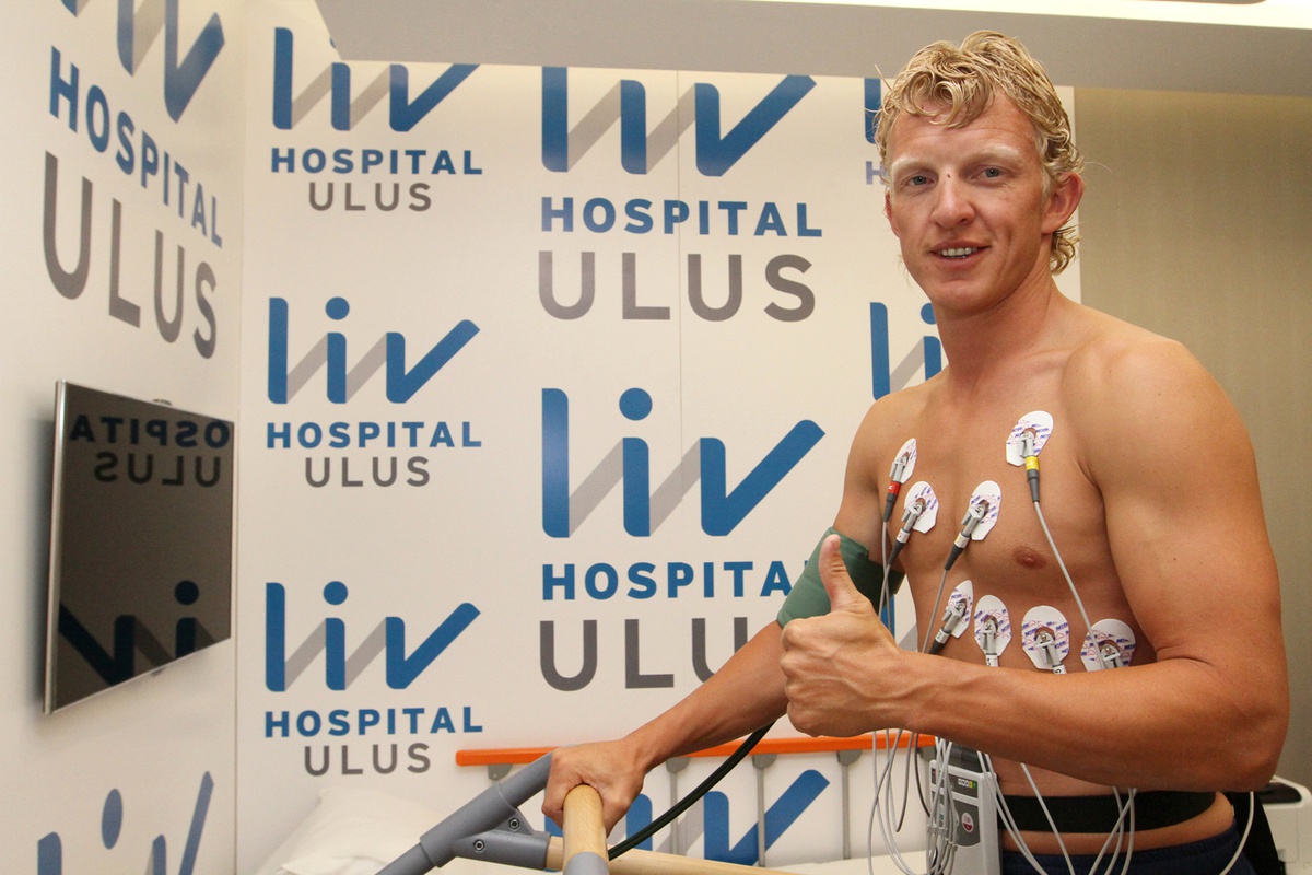 Kuyt ve Salih Uçan Sağlık Kontrolünden Geçti