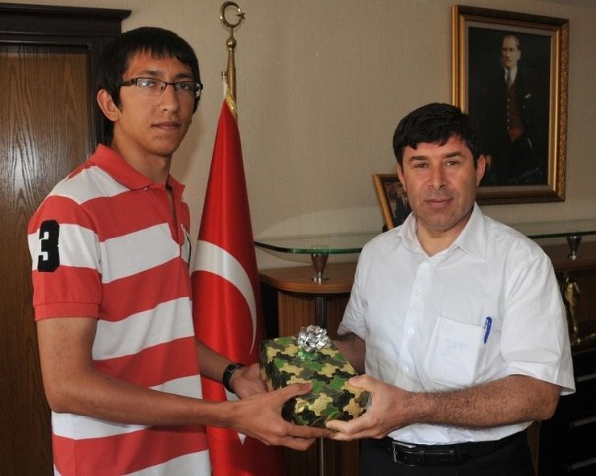 Lys Türkiye Birincisinden Milli Eğitim Müdürüne Ziyaret