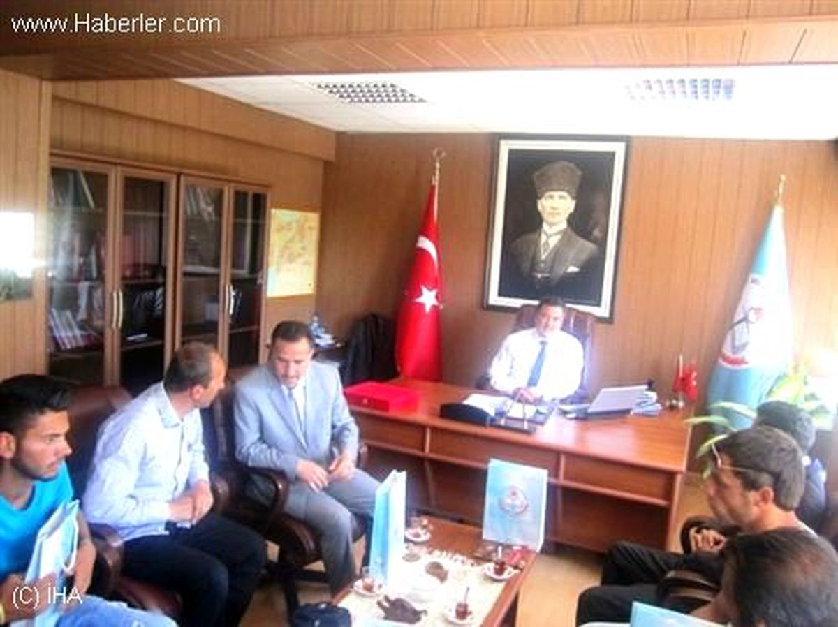 Makedonya Ekibinden Milli Eğitim Müdürlüğüne Ziyaret