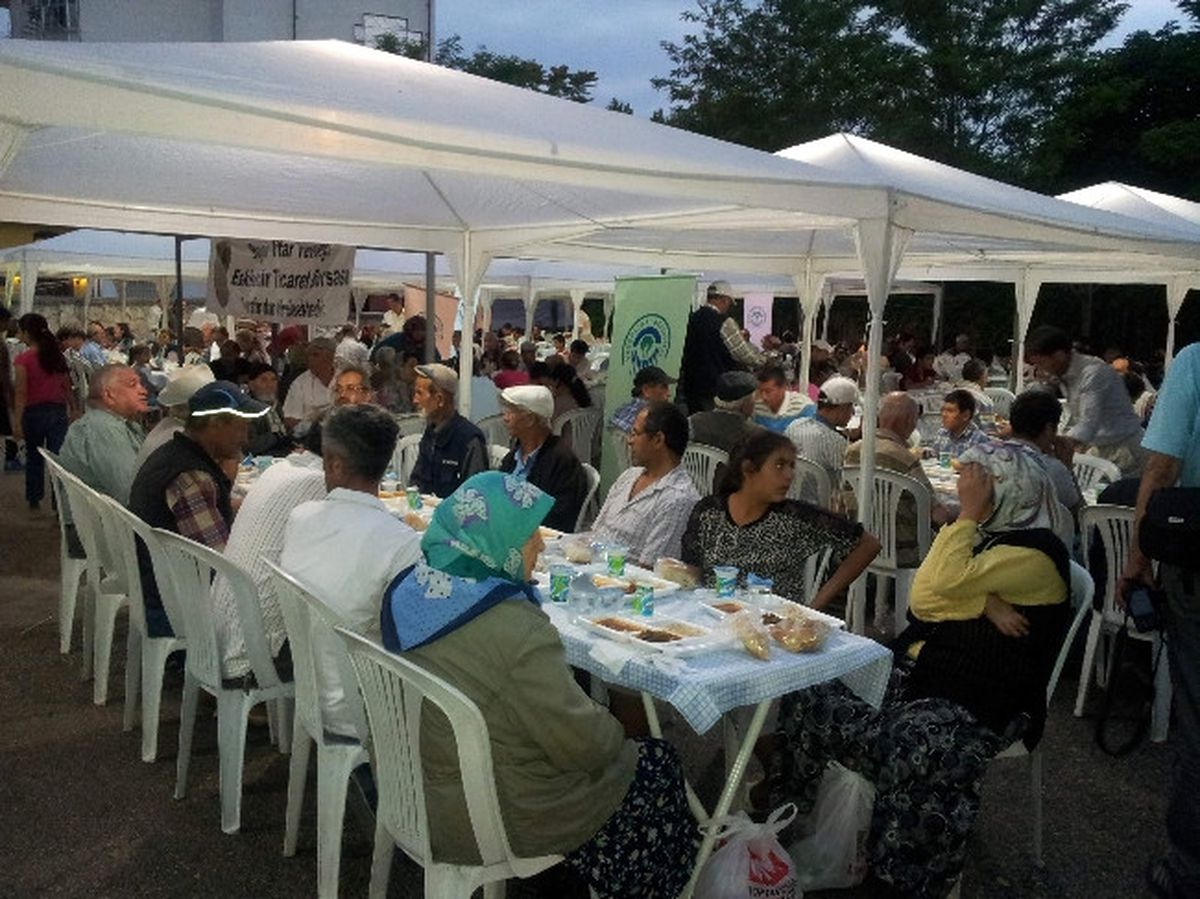 Odunpazarı Belediyesi\'nden Hergün 5 Bin Kişiye Sıcak Yemek