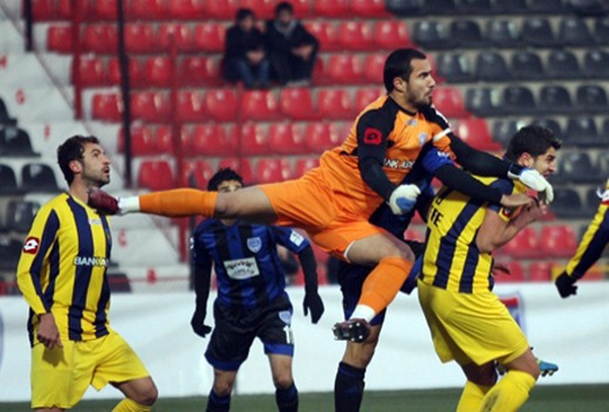 Ömer Kahveci 1 Yıl Daha Bucaspor\'da