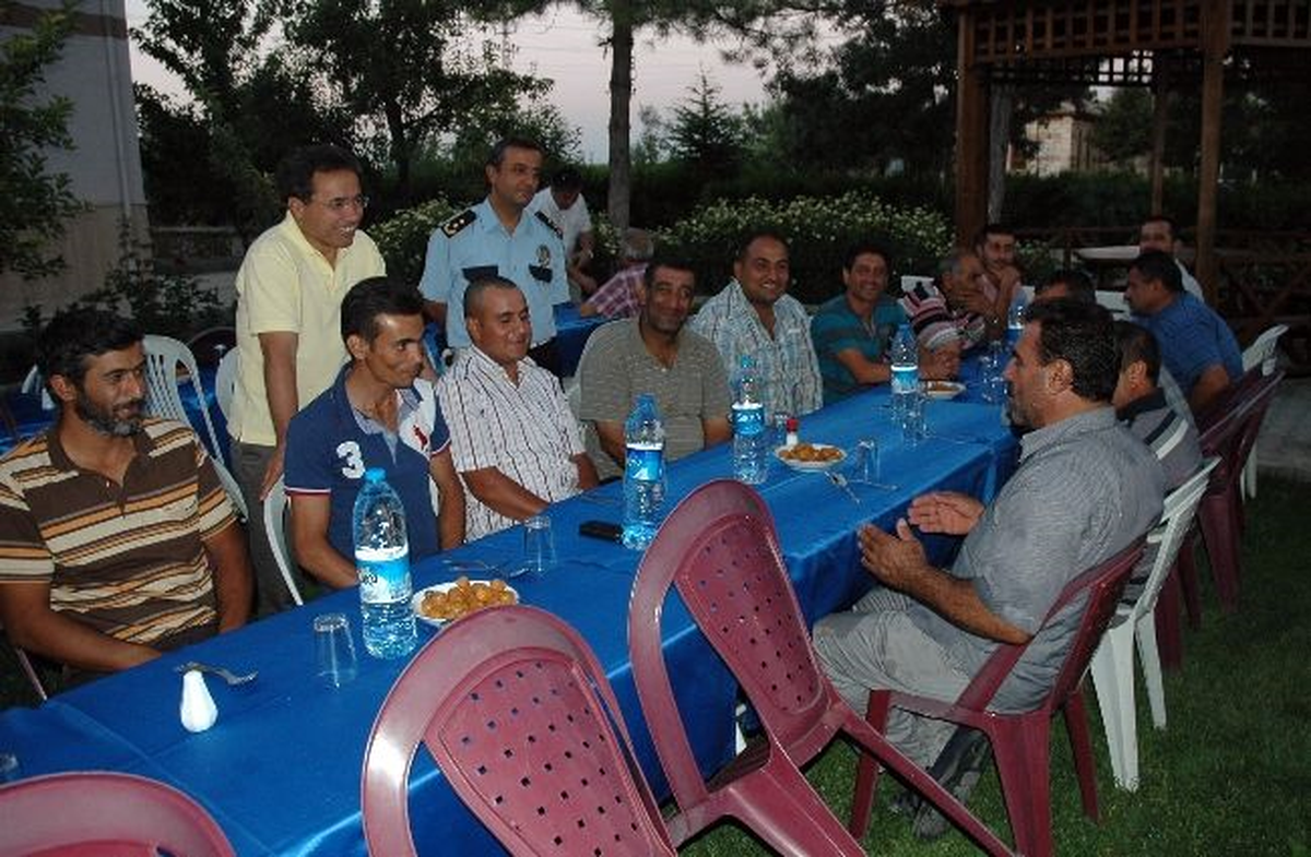 Polis, Bu Sefer İftar İçin Durdurdu