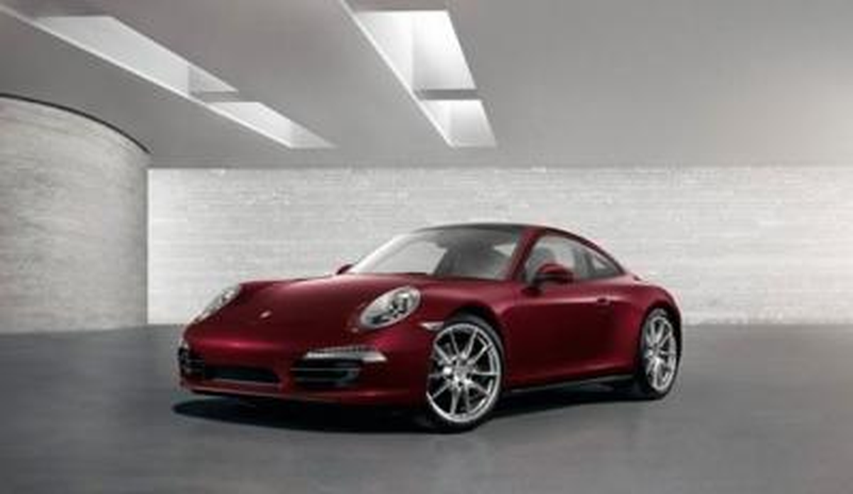 Porsche 911 GUM Red Square Edition Hazır!