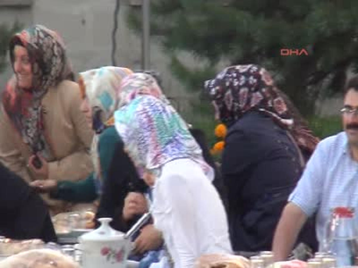 Ramazan\'ın İlk İftar Topu Kars\'tan Atıldı