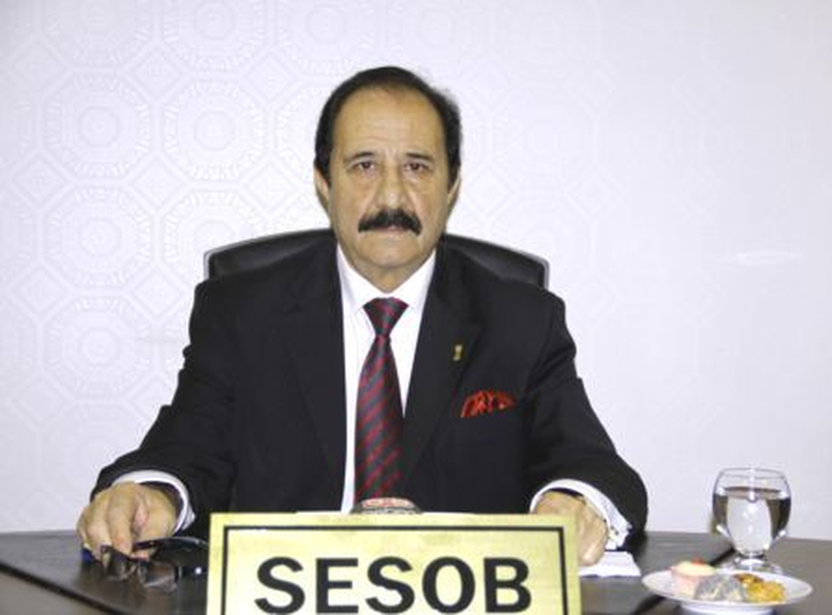 SESOB Başkanı Köksal\'a Plaket