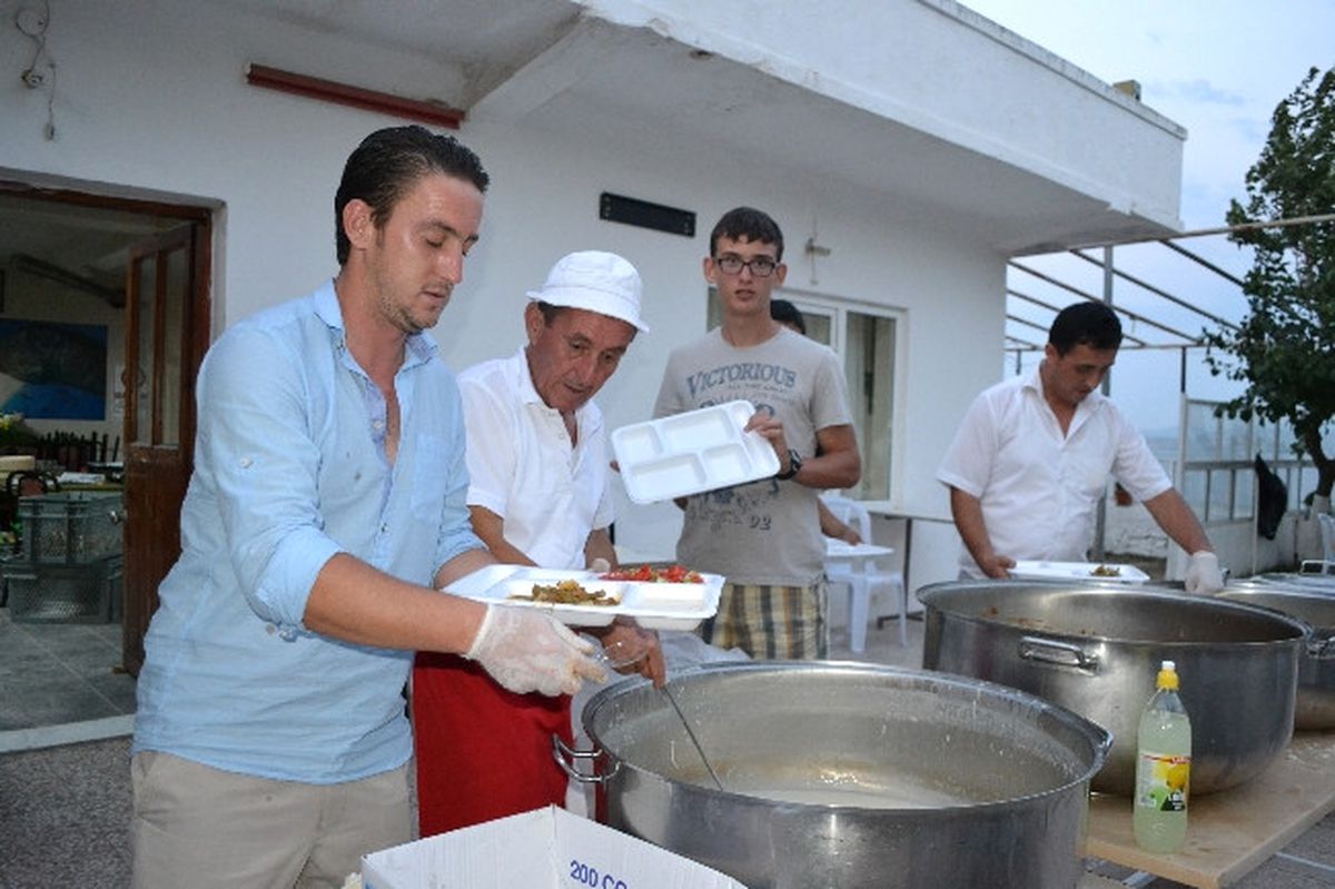 Bursalı İşadamından Geleneksel İftar Yemeği