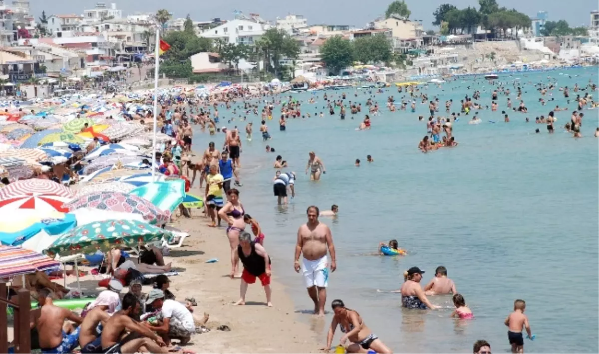 Didim Plajlarında Yoğunluk Devam Ediyor