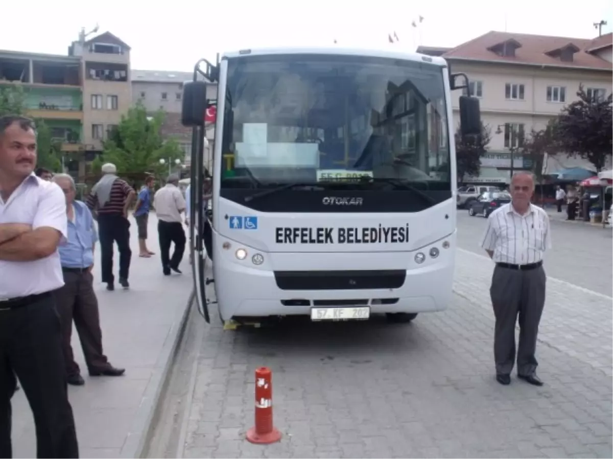 Erfelek Belediyesinin Aldığı Otobüs Hizmete Girdi