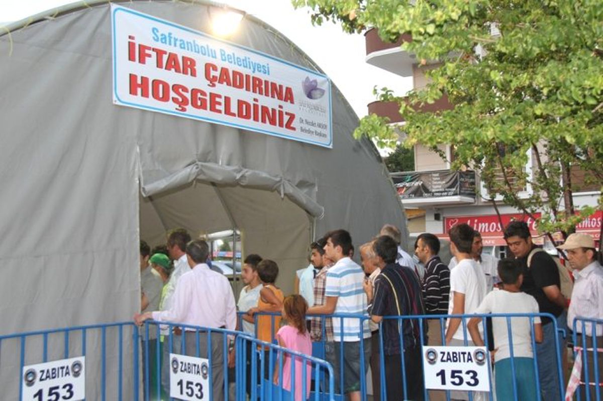 İftar Çadırı Ramazan Ayı Süresinde Merkez Parkta