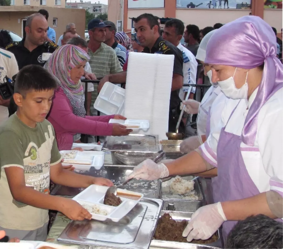 İftar Sofrası Bu Kez Döşemealtı\'ndaydı