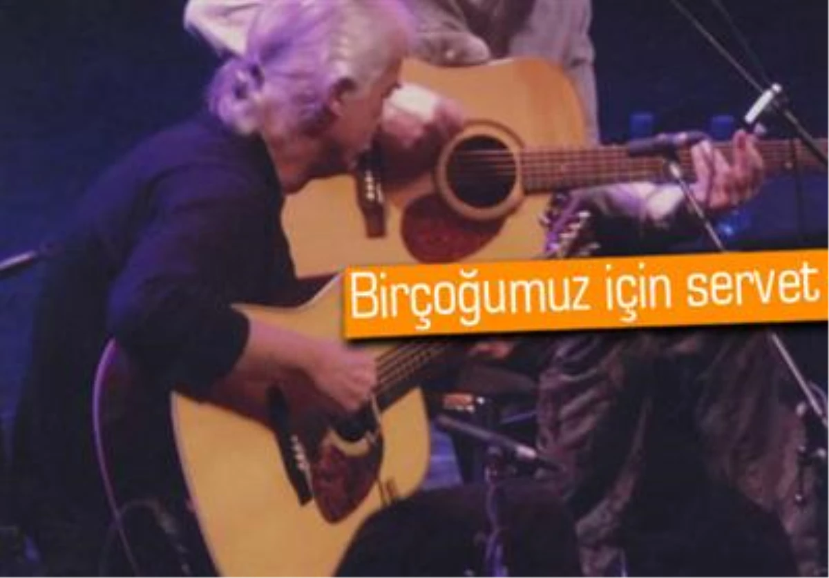 Jimmy Page İmzalı Akustik Gitar, Yaklaşık 40 Bin Dolara Satıldı