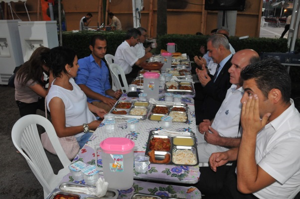Osmaniyeli İftar Çadırına Büyük İlgi Gösterdi